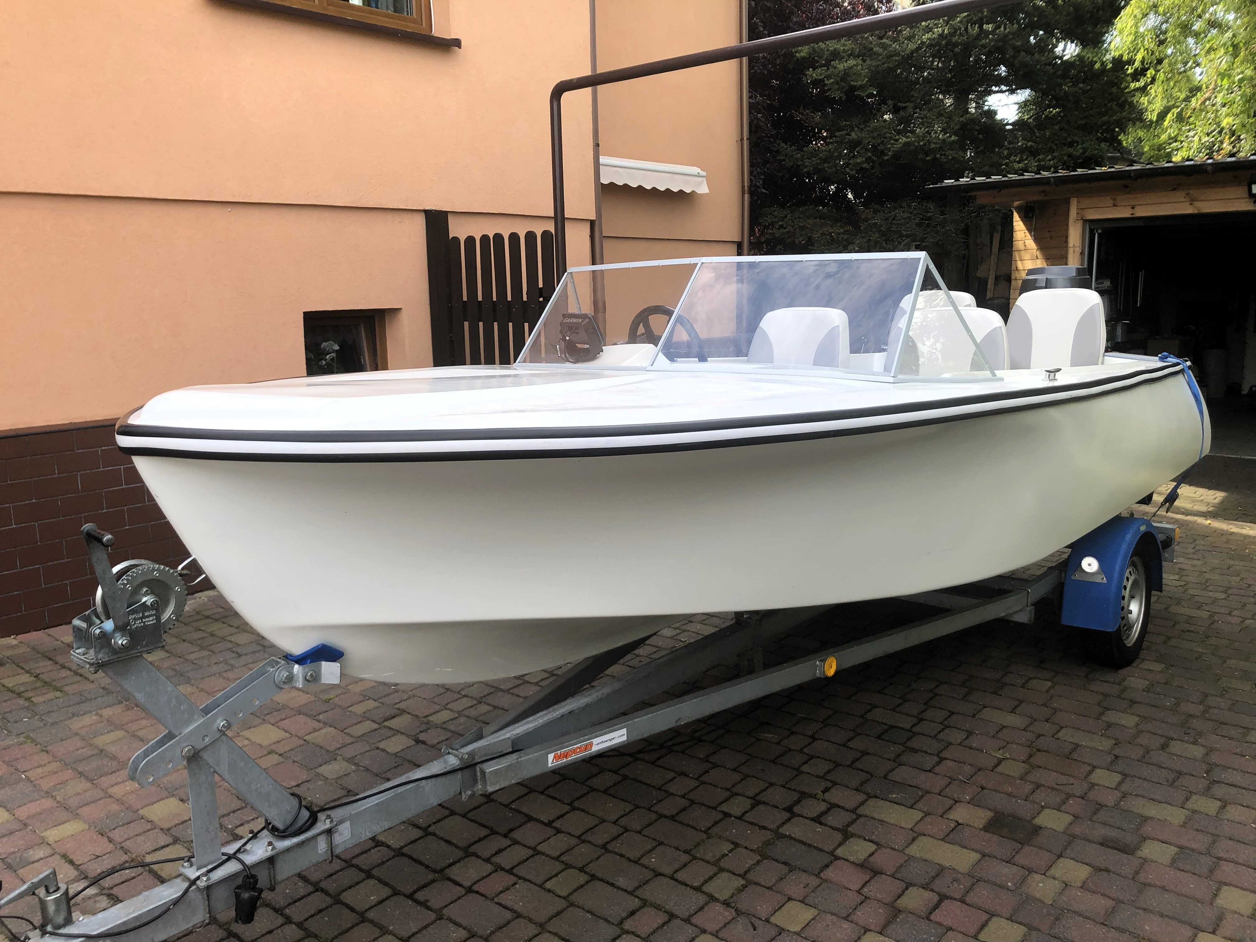 Łódź motorowa z silnikiem Mariner 50KM z przyczepą
