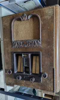 Rádio antigo em madeira