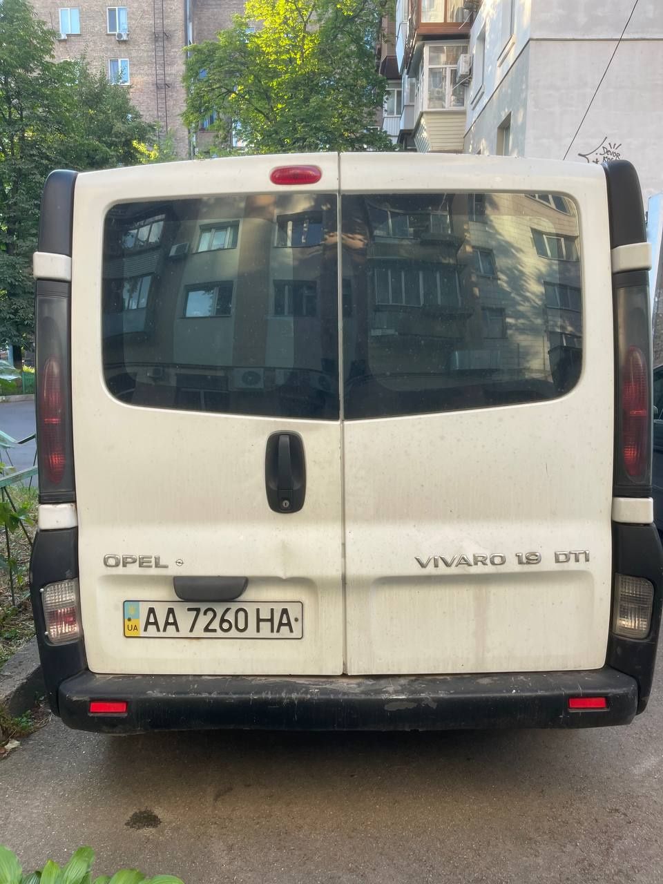 Продам Opel Vivaro 1.9 DTI