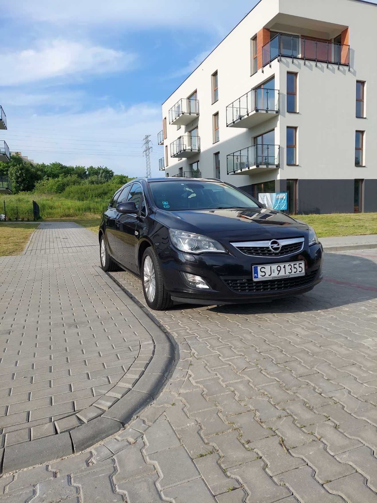 Opel Astra J 1.7 CDTI Sports Tourer 2011r.