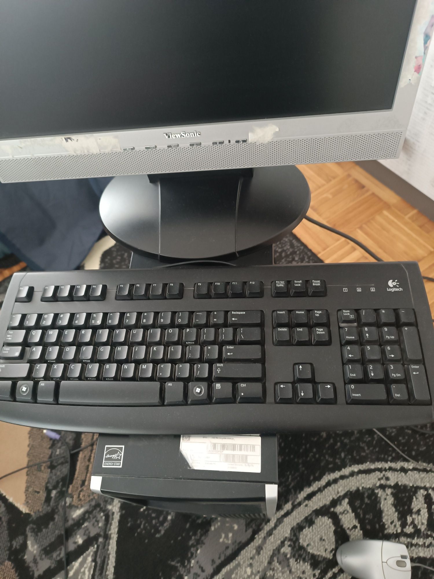 Komputer,monitor, klawiatura i myszka
