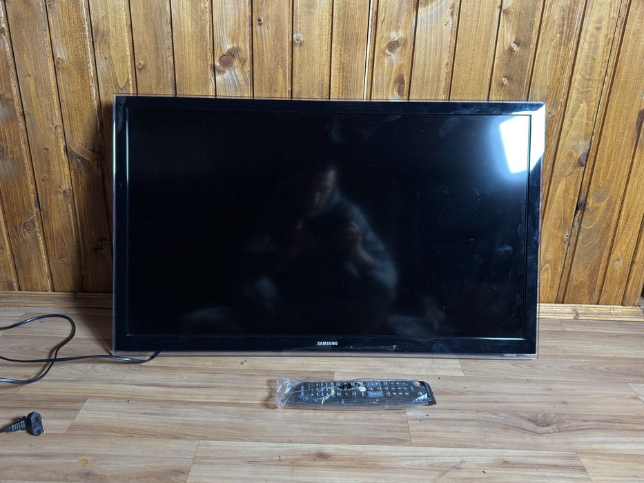 Телевізор Samsung UE-32F4500