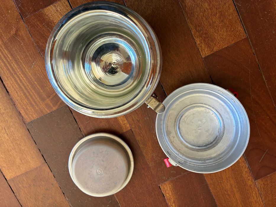 termos comida vintage em xadrez