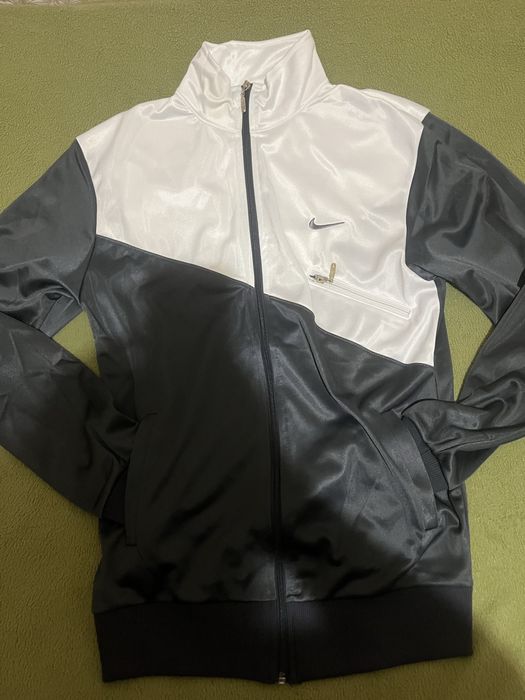 Зіпка nike в хорошому стані