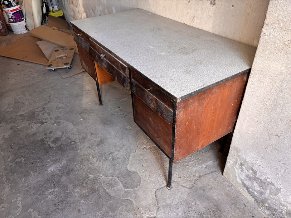 Biurko drewniane z mennicy