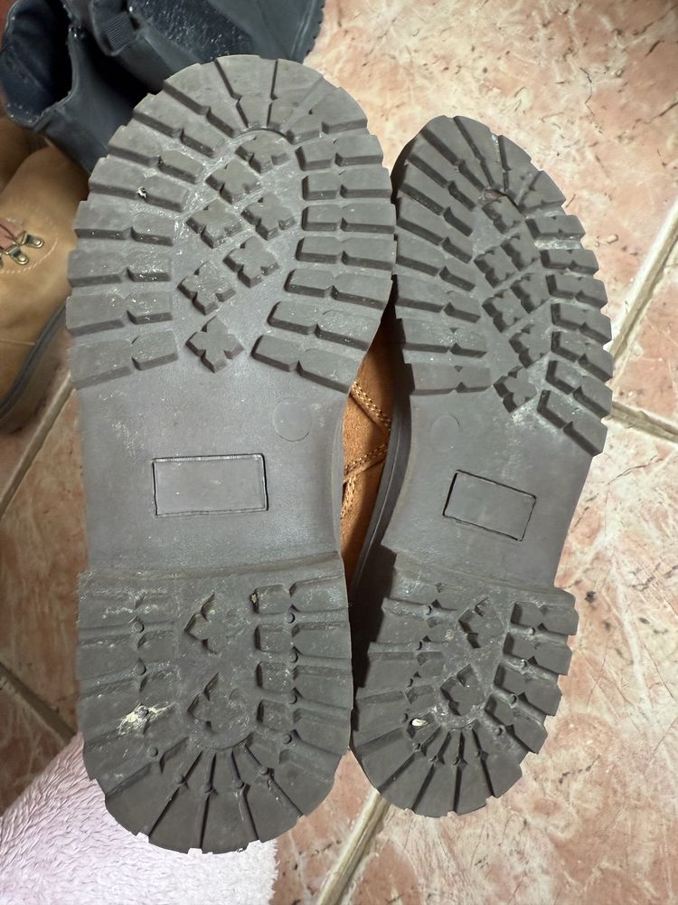 Botas em muito bom estado