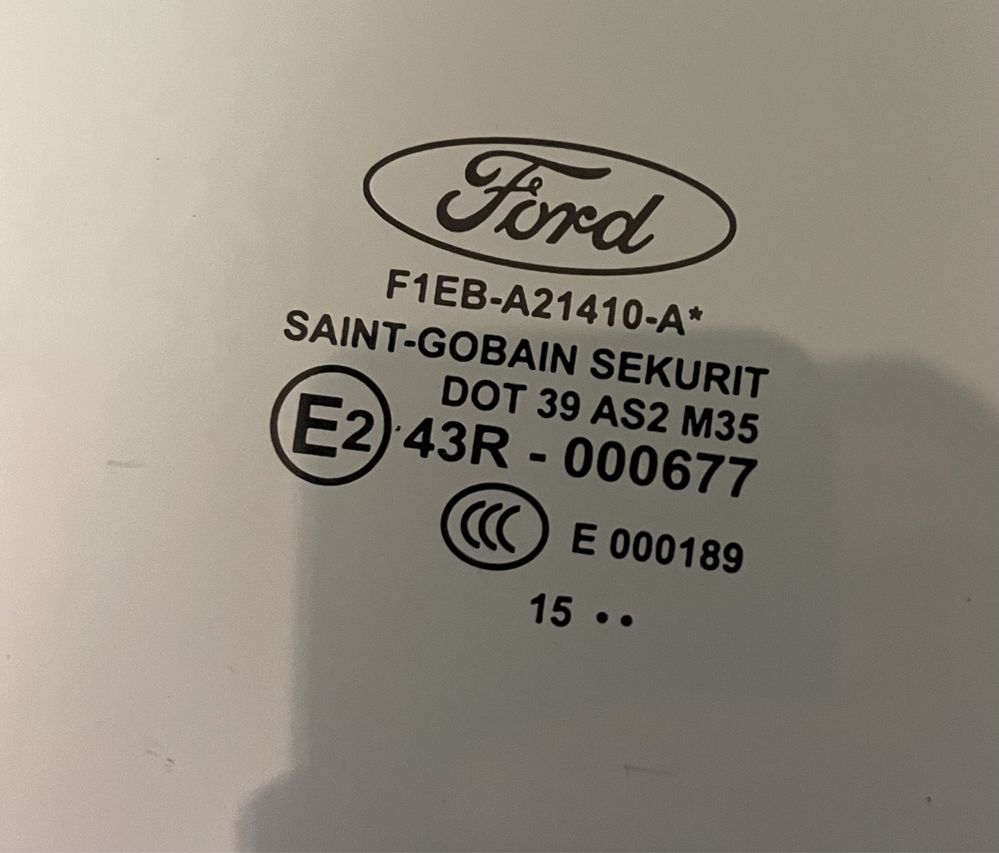 Ford Focus MK3 11-18 / szyba prawa przednia prawy przód / OE
