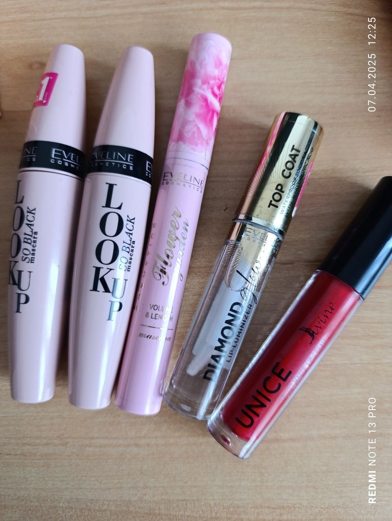 Tusze do rzęs Eveline Look up i flover garden+ pomadki  Gratis