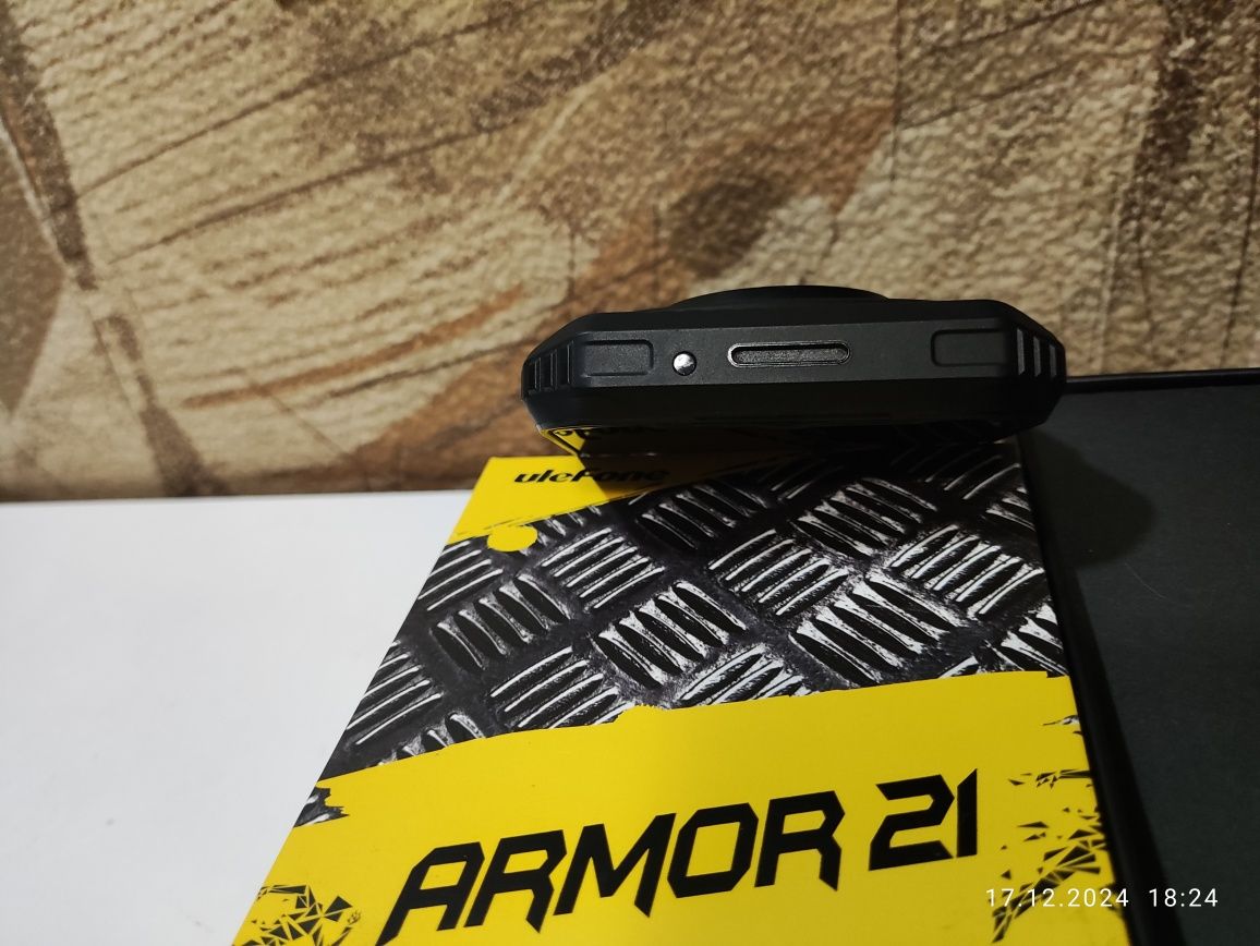 Продам  захищений смартфон Ulefone Armor 21 8/256GB NFC в гарному стан