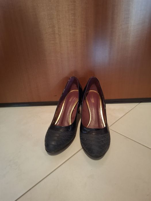 Buty damskue na obcasie Gino Rossi- granatowe, eleganckie rozmiar 39