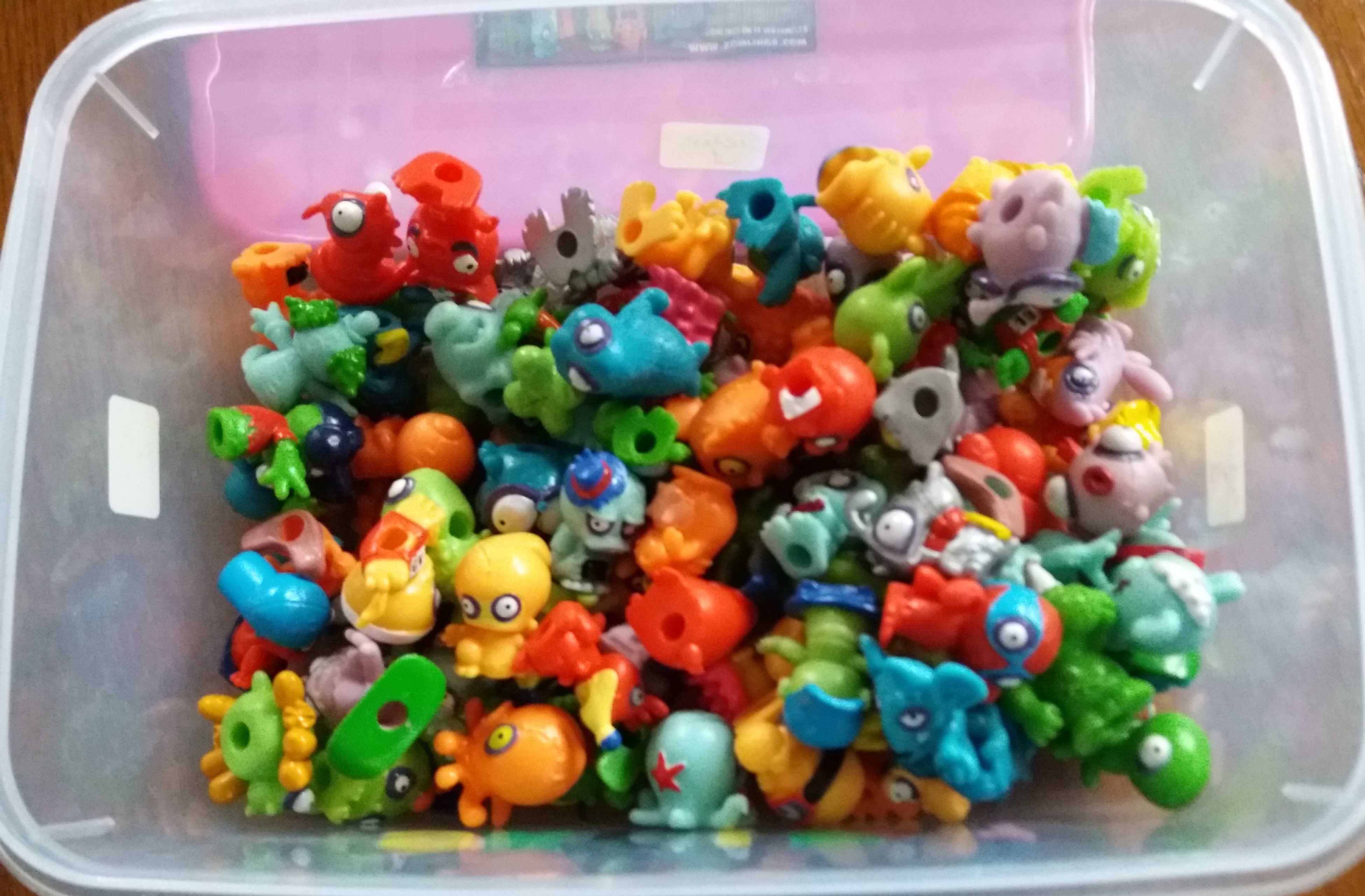 Baixa de preço -Zomlings Bonecos Serie-1 completa 50€
