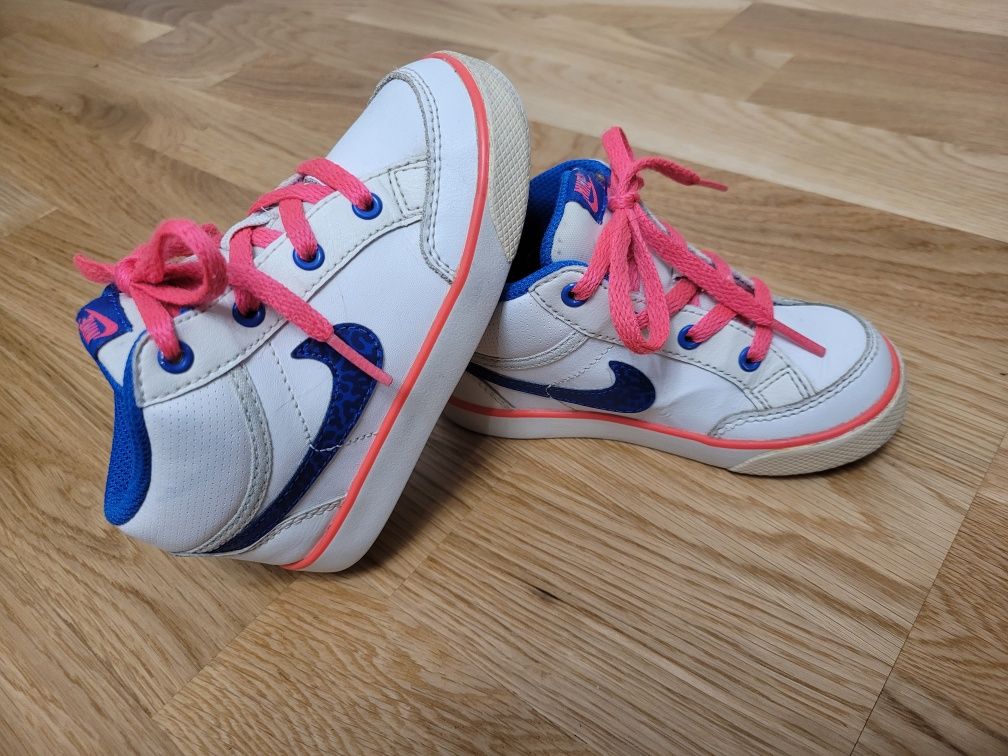 Buty sportowe NIKE rozm 25