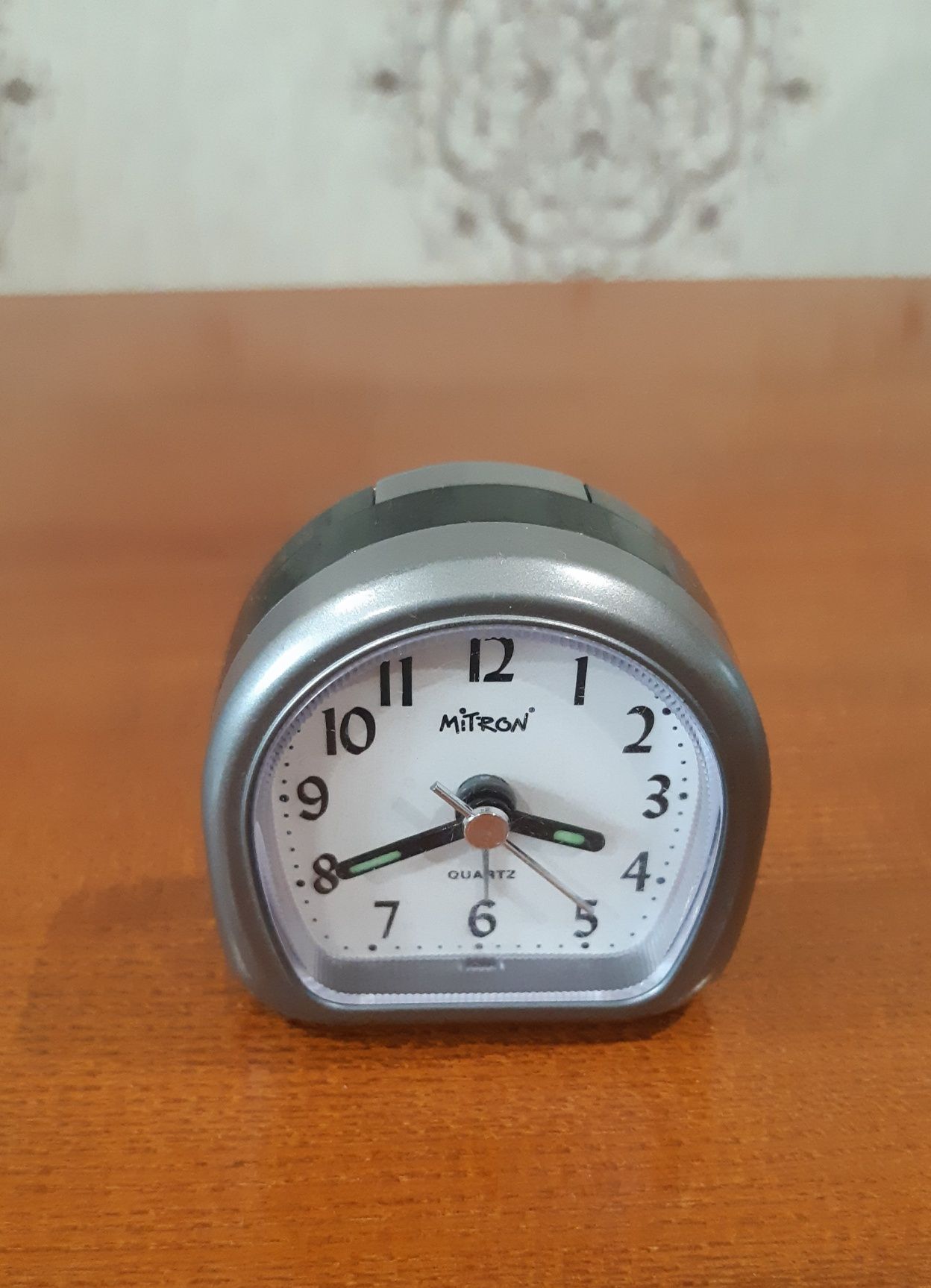 Часы кварцевые немецкие с будильником