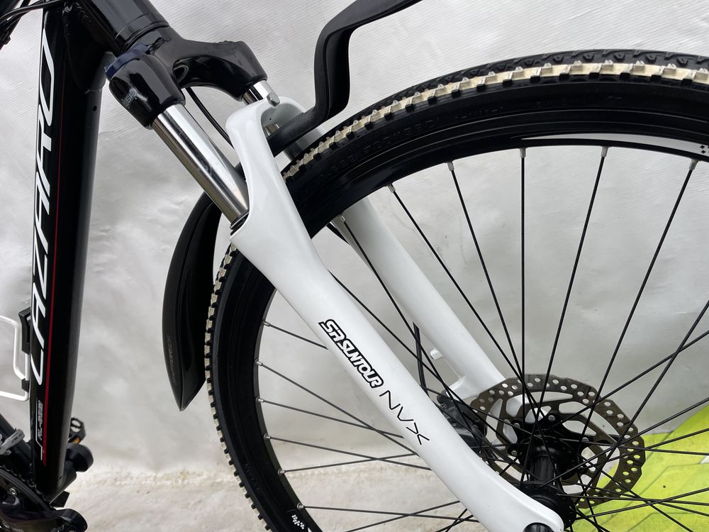 Фірмовий велосипед LAZARO на 28 колесах Гідравлічні тормоза на Shimano
