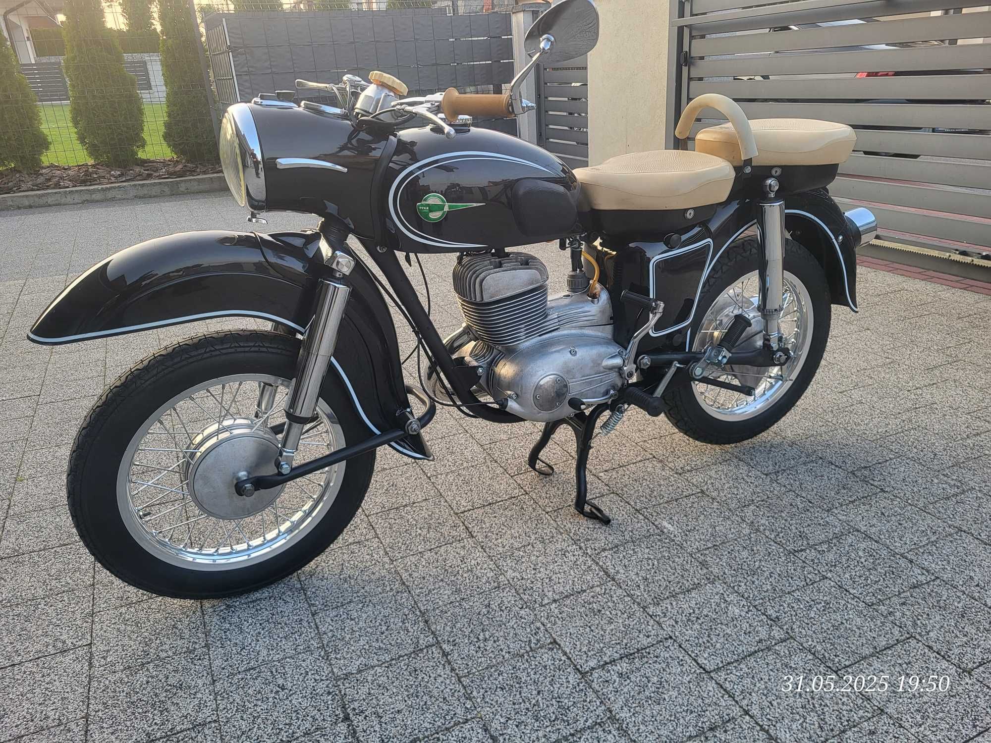 mz es250/1 jaskółka