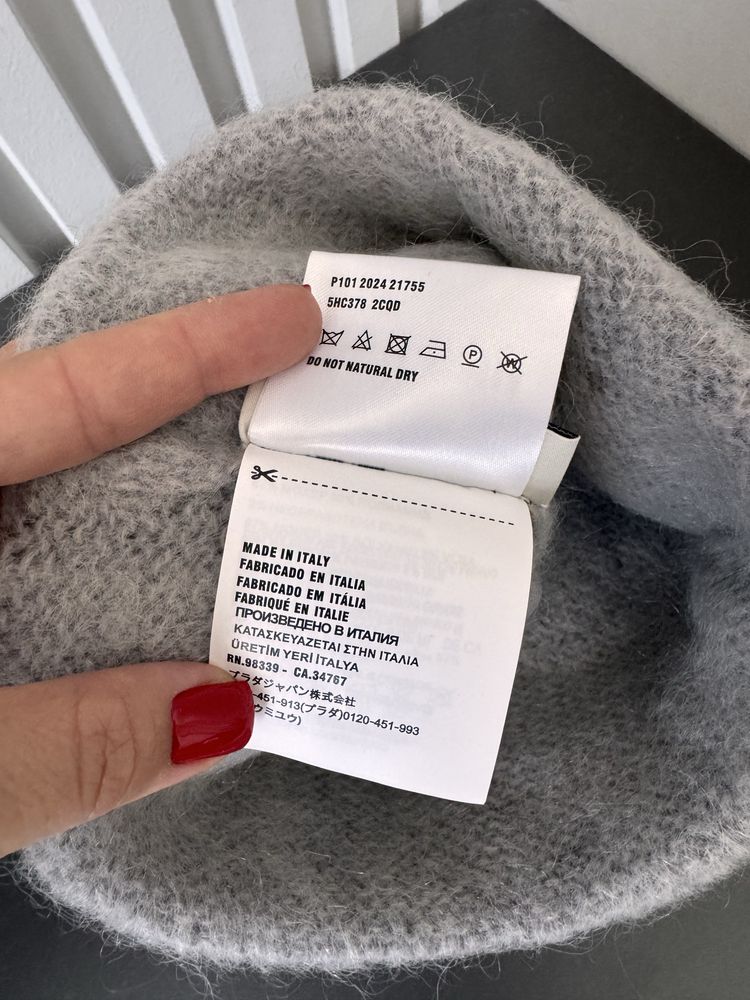 Шапка miu miu, серая