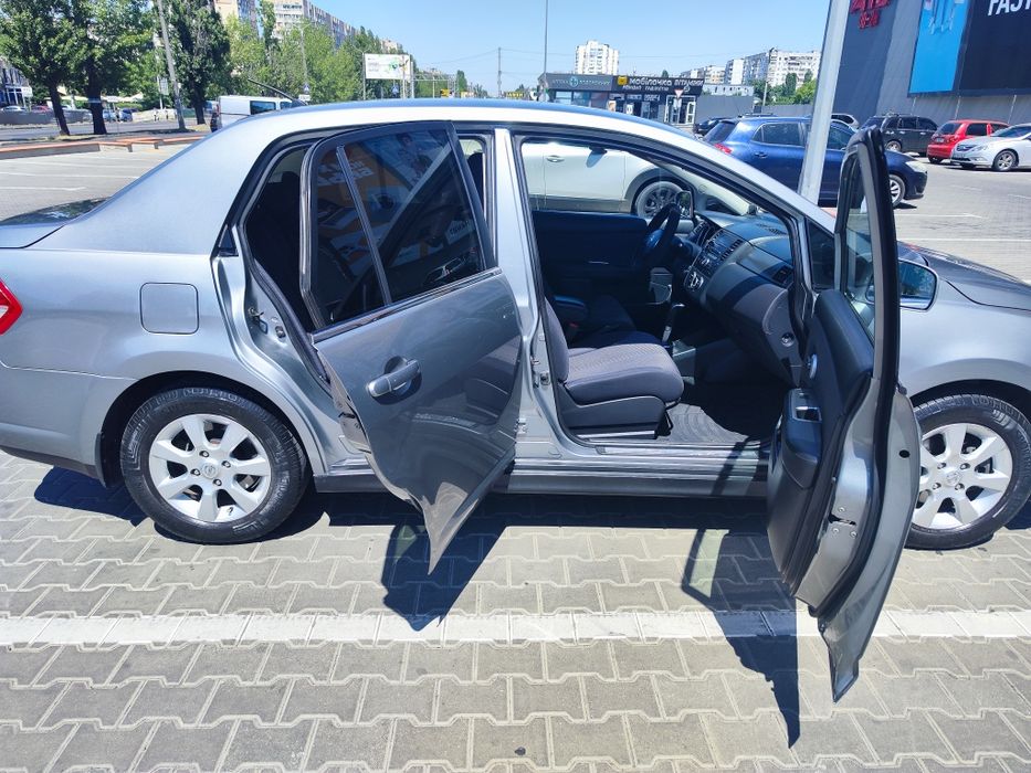 Ниссан Тиида Nissan Tiida 1.6