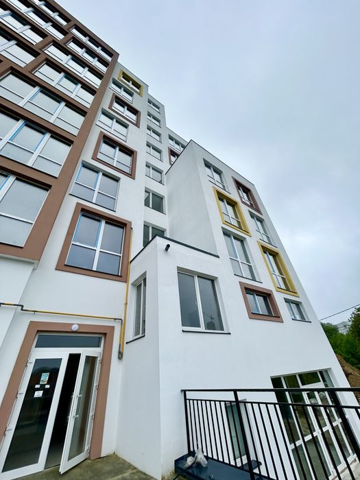 Від власника. 2 кім 61м 6п вул.Очеретяна. 75 тисяч.