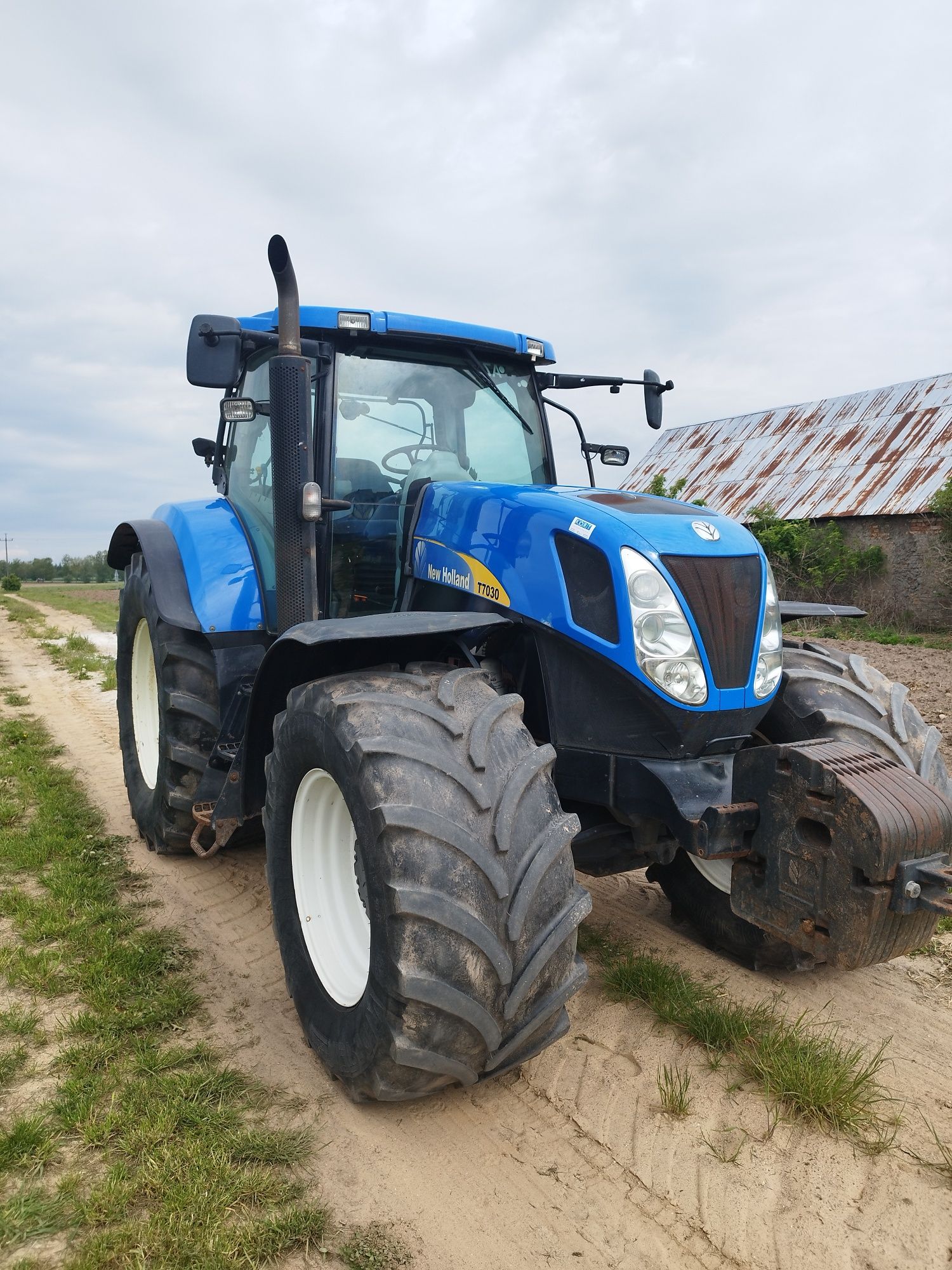 New Holland T7030