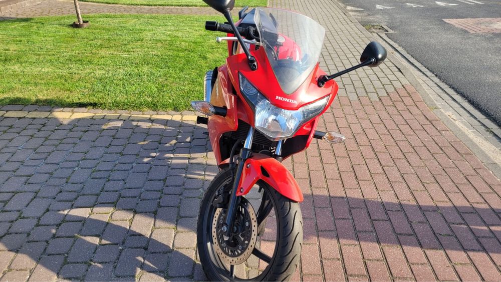 Sprzedam Hondę CBR 125R 12 tys km