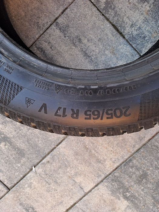 Opony zimowe Continental 205 65 r 17 V, 4 szt, jak nówki!!!
