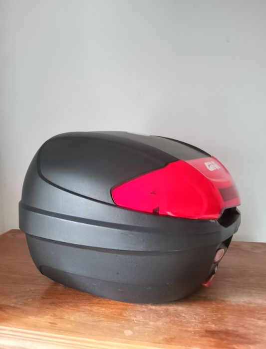 Кофр Givi на 30л в ідеальному стані.