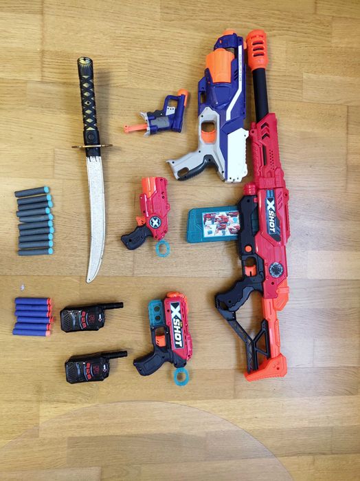 Зброя NERF іграшкова, рації, меч.