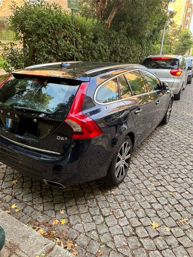Vendo Volvo V60 bem estimado