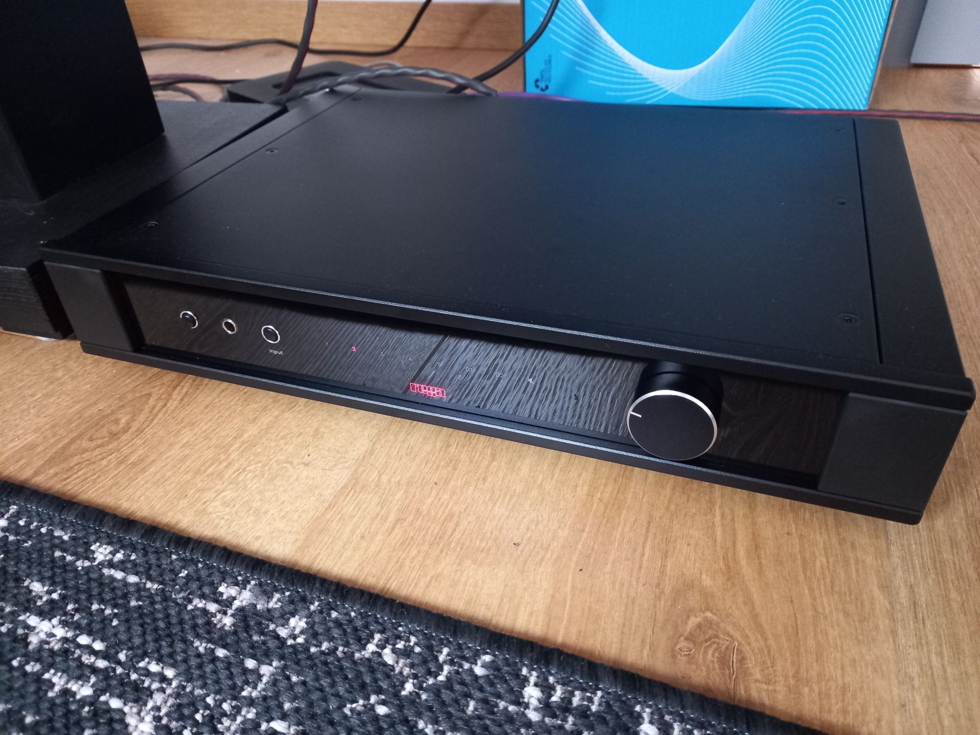 Стерео усилитель Rega Elex mk4 with DAC