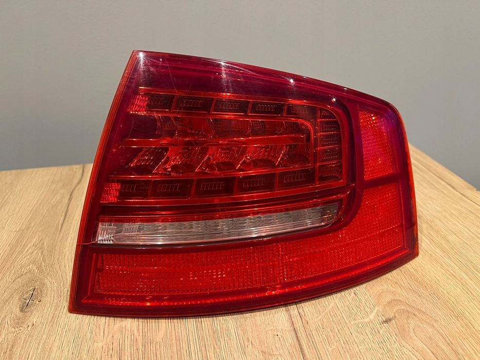 LAMPA PRAWA PRAWY TYŁ LED 4E0945096H AUDI A8 D3 II LIFT