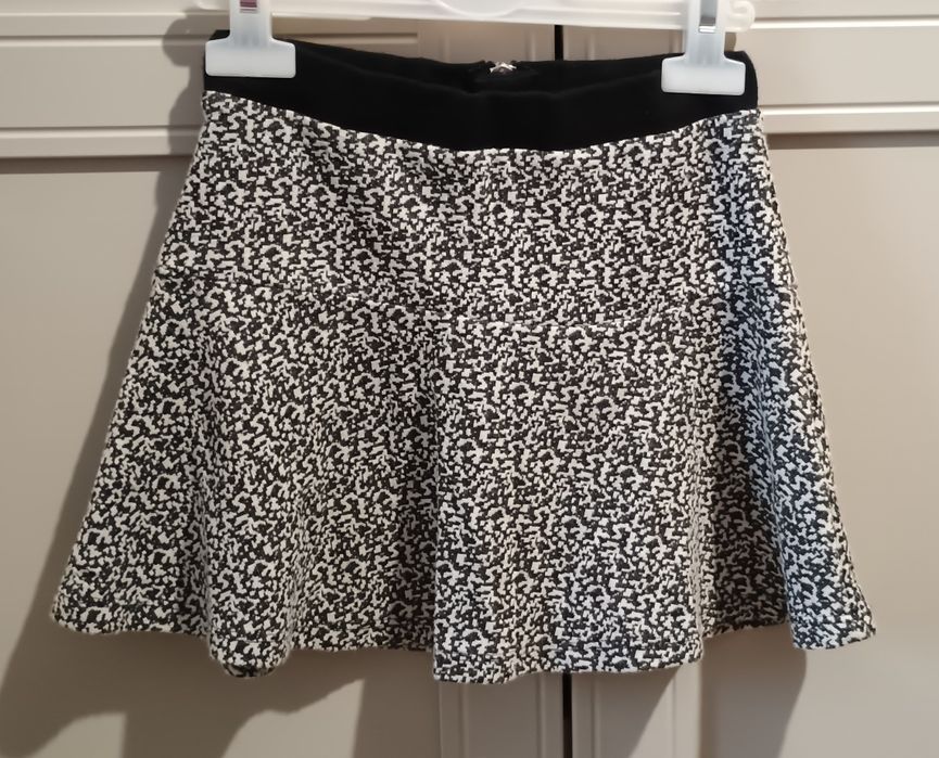 Spódniczka dziewczęca, rozmiar 110/116.