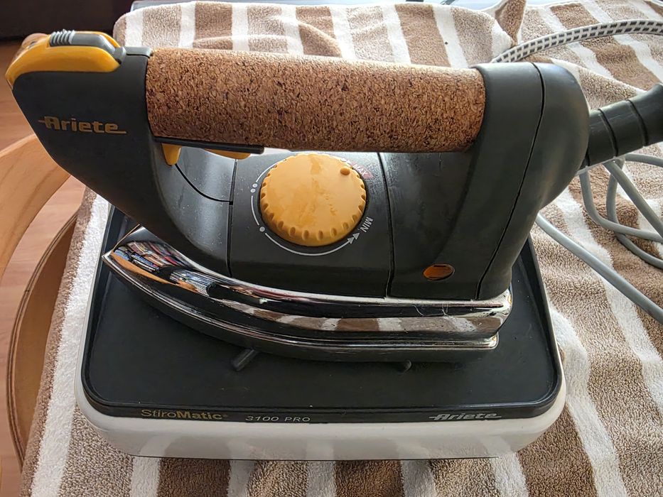 Ferro de engomar com caldeira - Ariete