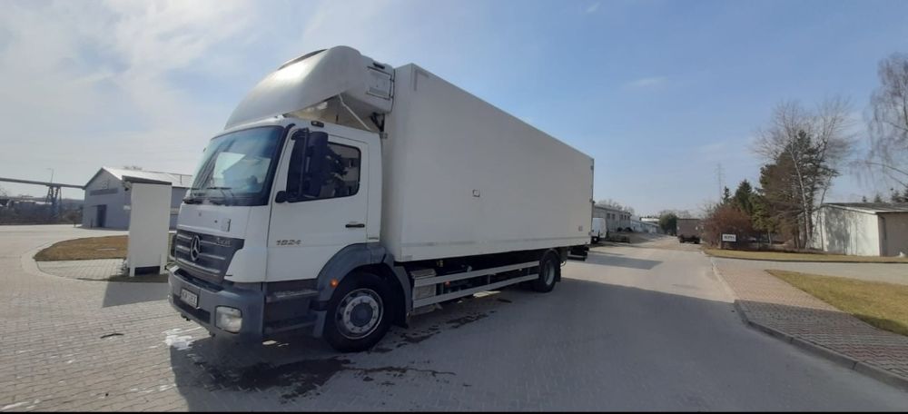Mercedes Axor 1824 kontener 19 palet winda mozliwa zamiana na busa