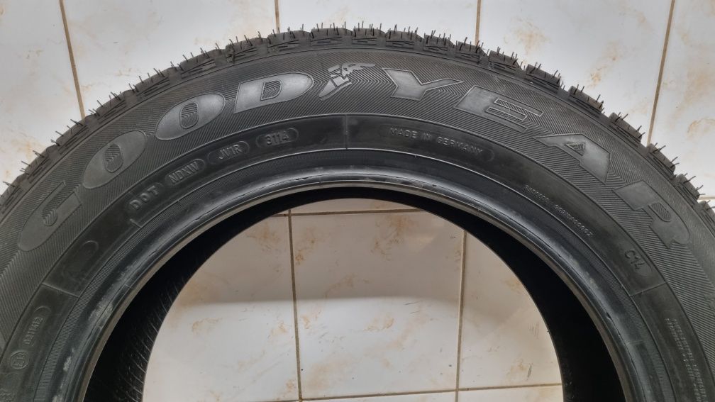 Nowa opona całoroczna 205/60 R16 92H GoodYear Vector 4Seasons