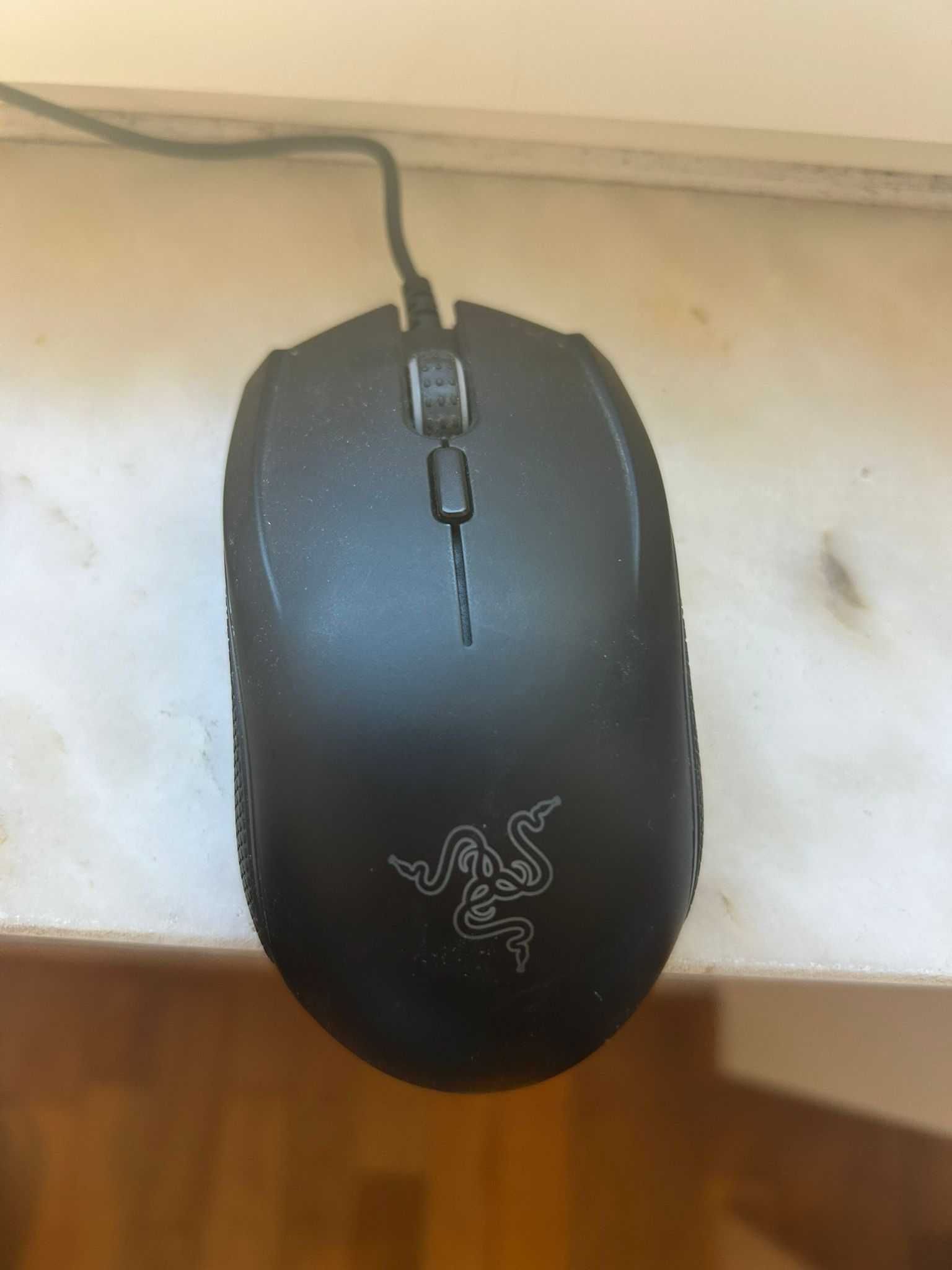 Rato Gaming Razer com Fio DeathAdder Essential