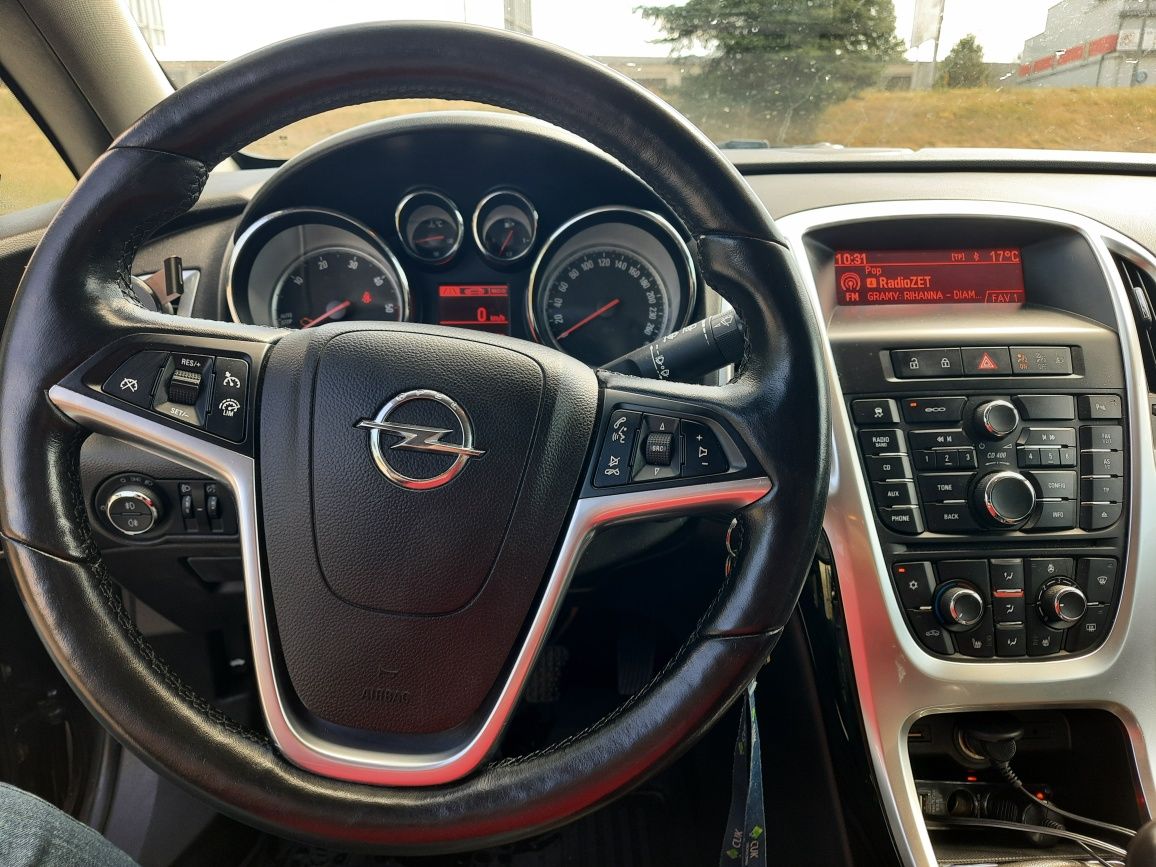 Opel astra J 2013r