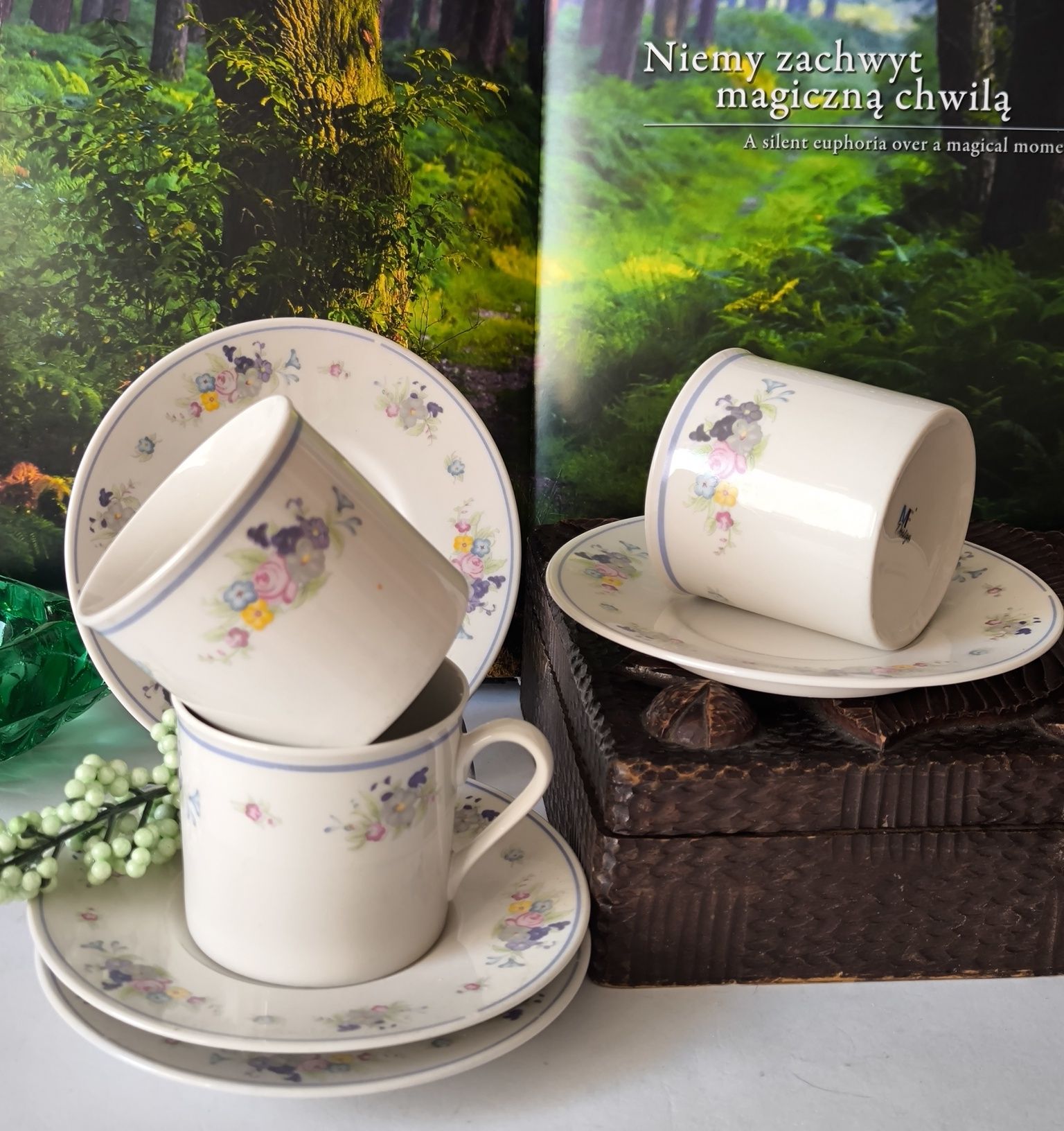 Kubki 3 sztuki+ spodki piękna porcelana