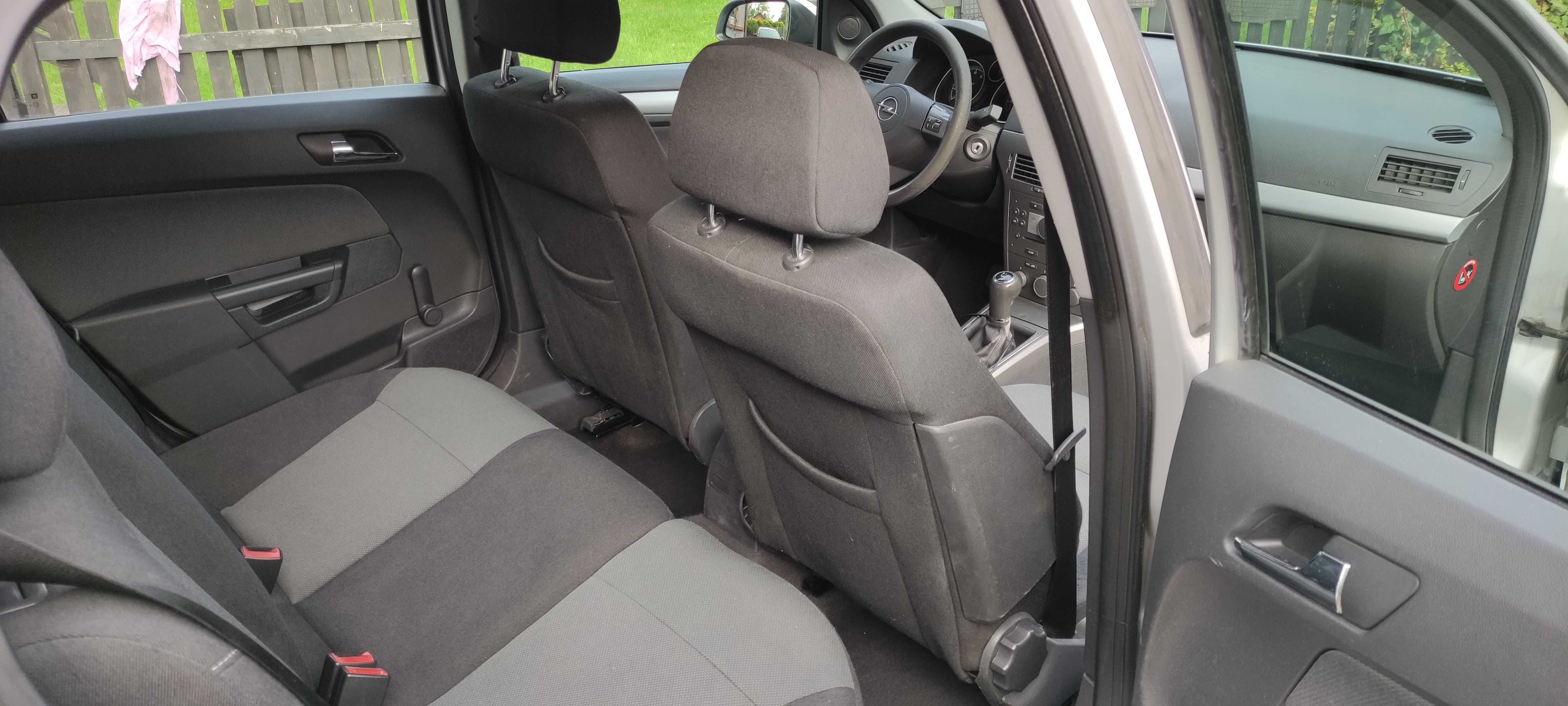OPEL ASTRA H kombi 1.8 125KM