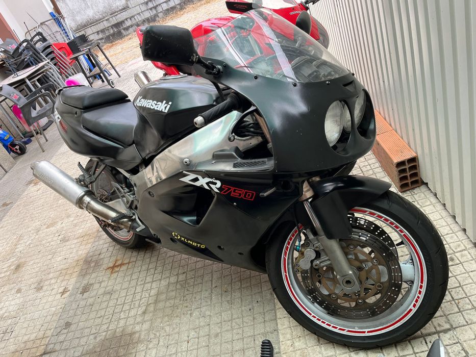Kawasaki zx7r 750cc