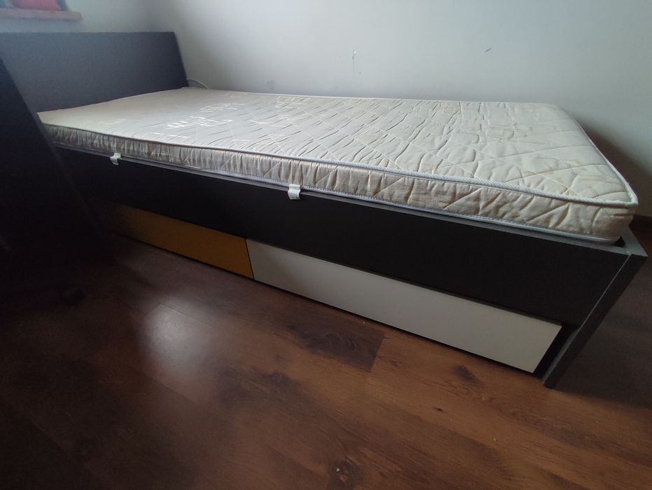 Łóżko młodzieżowe BRW 90x200 z szufladą i materacem