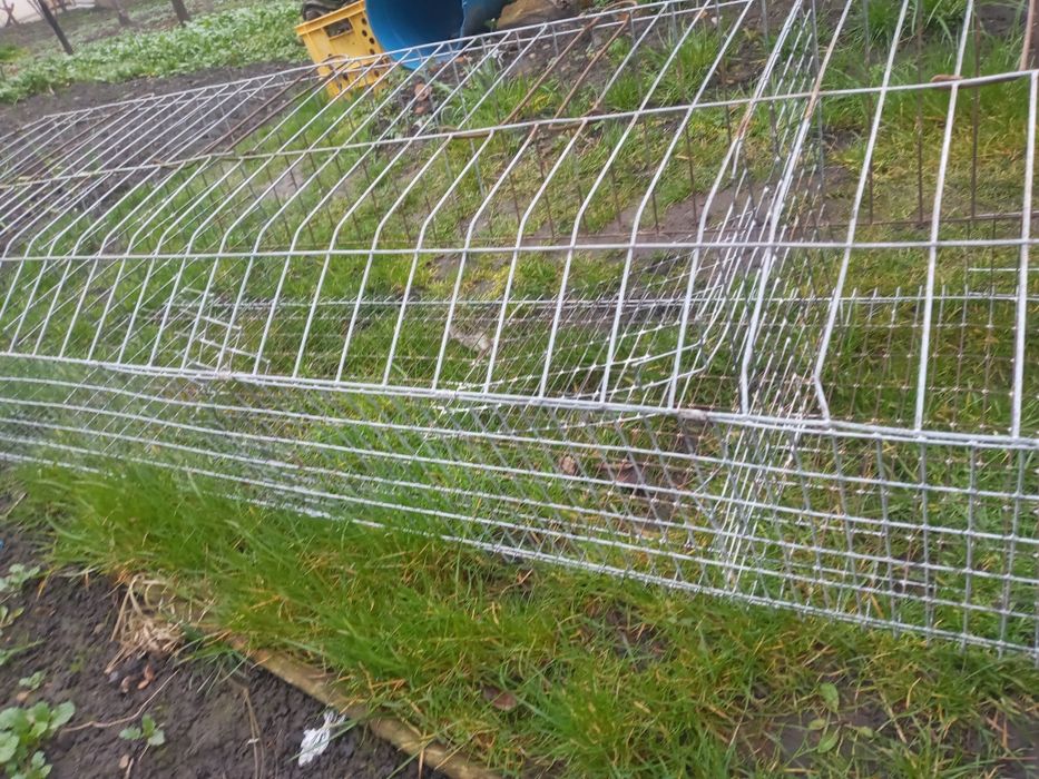 Клітка з сітки переносна