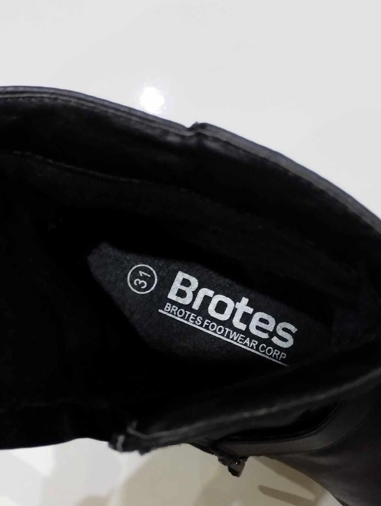 Botas Pretas Brotes - NR.31