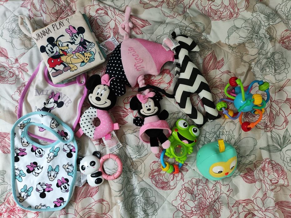 Zestaw zabawek dla niemowlaka pozytywka grzechotka malucha dla dziewcz