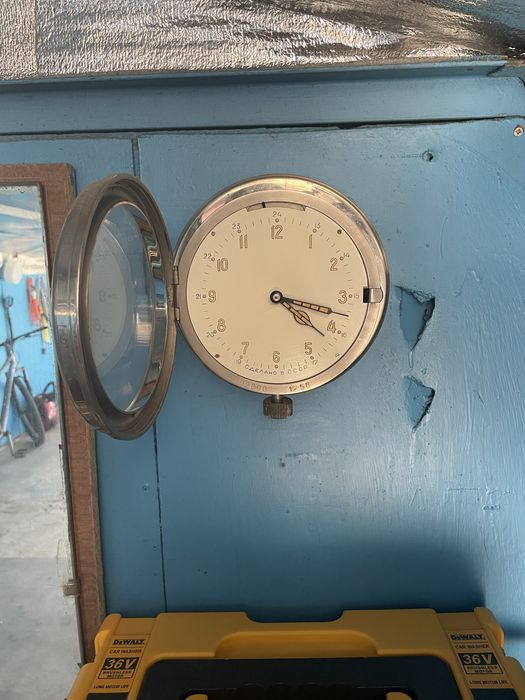 Часы корабельные