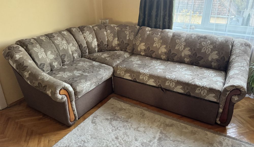 Мягка частина і крісла у вітальню