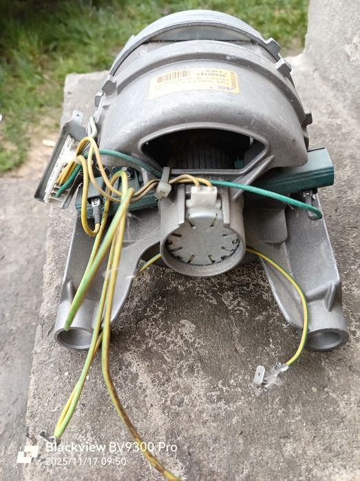 Мотор від пральної машини