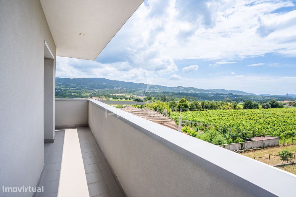 Apartamento T2, Seminovo - Ferreiros, Amares