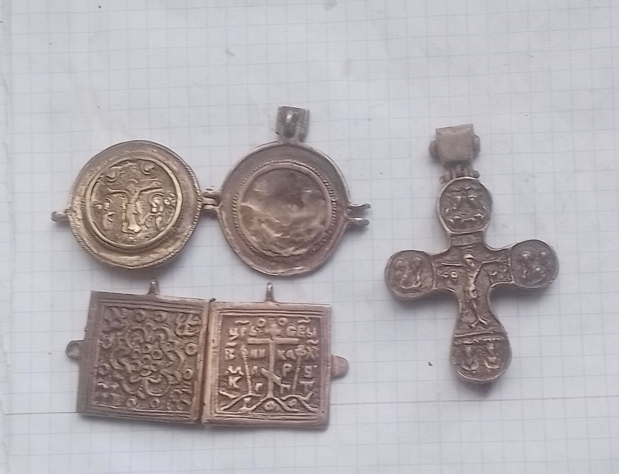 Латуние крестики