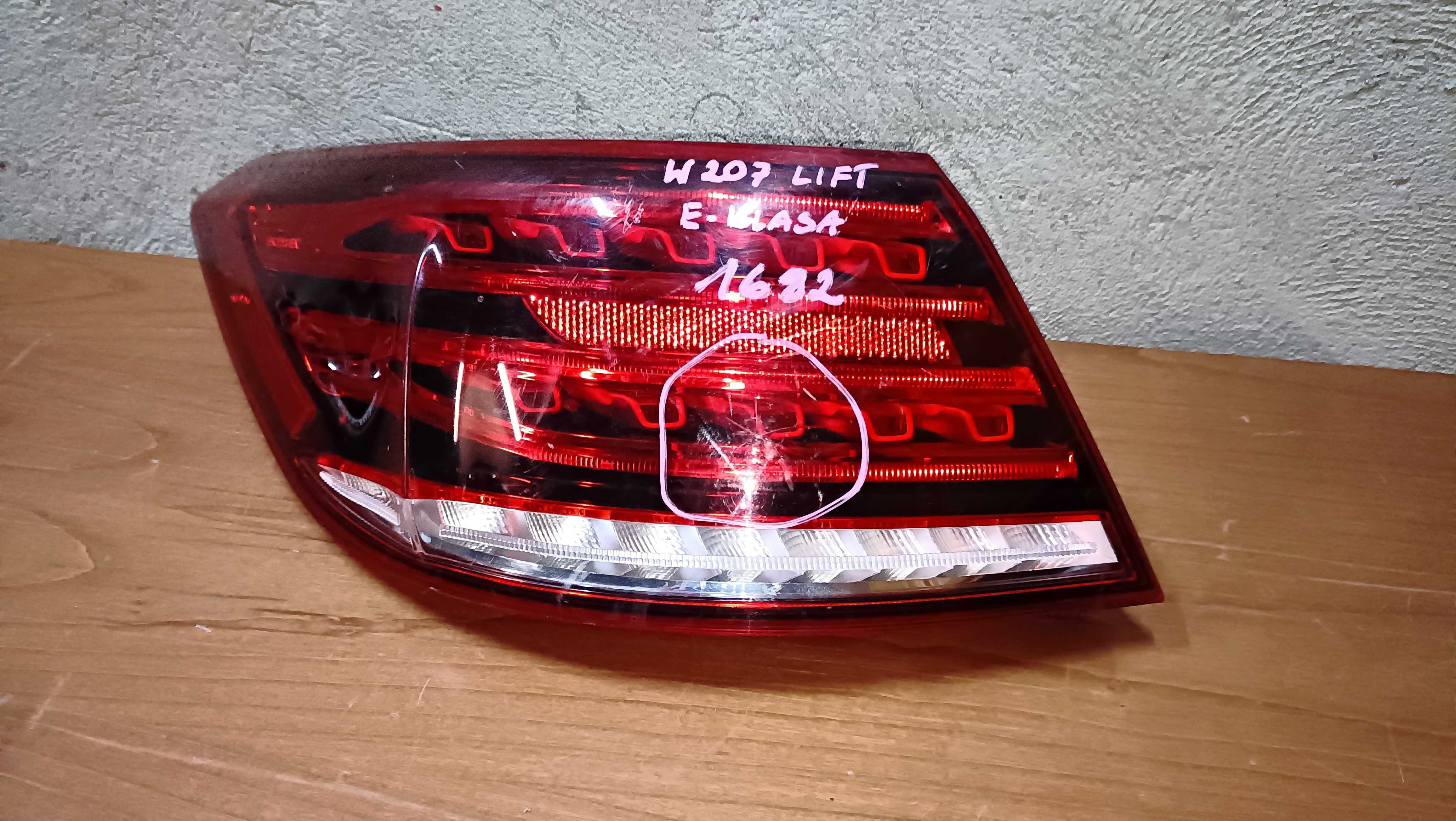 Mercedes E-klasa W207 Lift Lampa LED tył lewa
