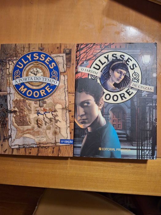Vendo 2 livros da coleção Ulisses Moore